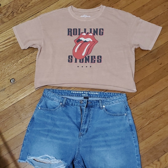 the Rolling Stones Tops - NEW Rolling Stones cropped band shirt knit tee, M